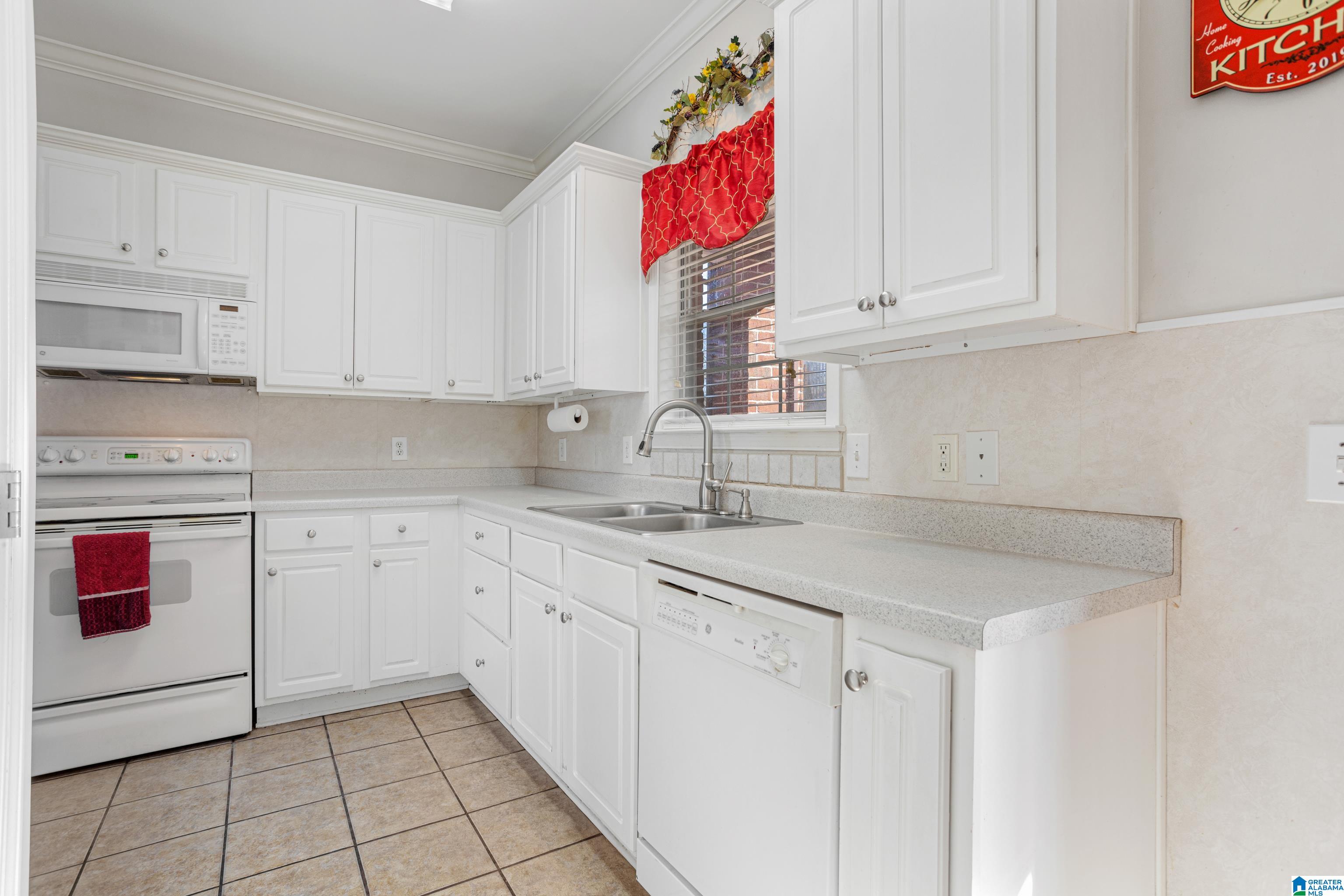 273 Springdale Drive Mount Olive, AL 35117 - Photo 10 of 61