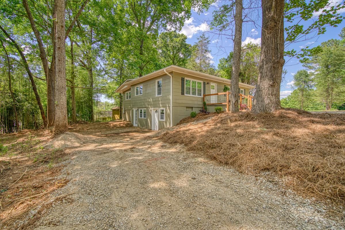 112 Poteat Street Chesnee, SC 29323 - Photo 3 of 31