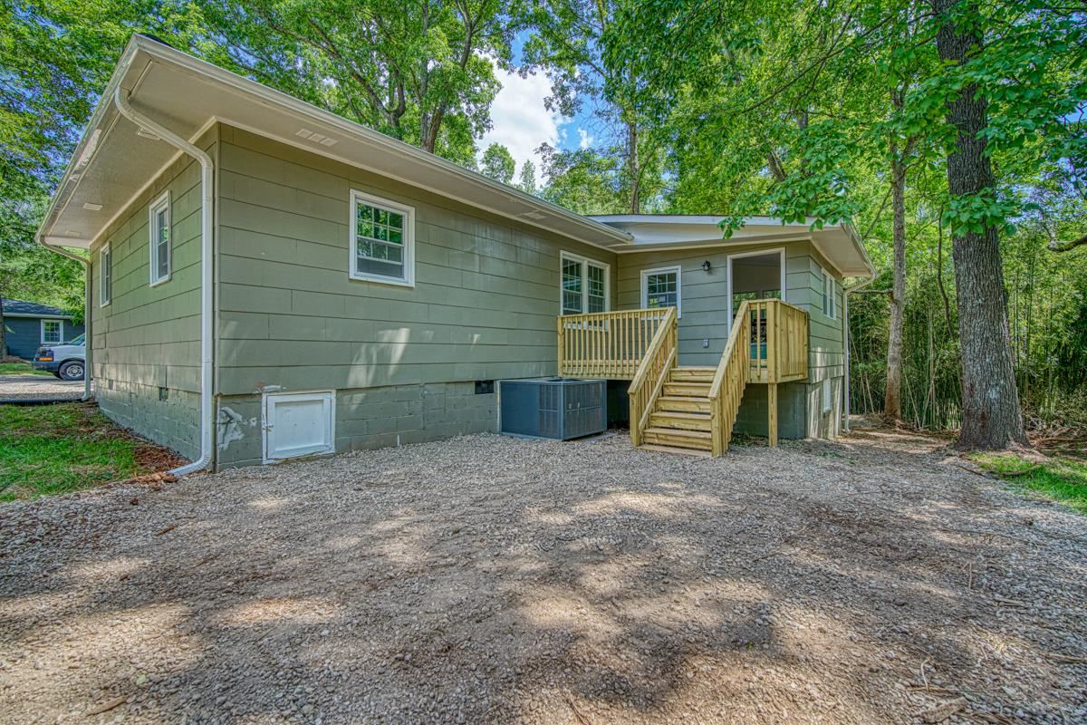 112 Poteat Street Chesnee, SC 29323 - Photo 4 of 31