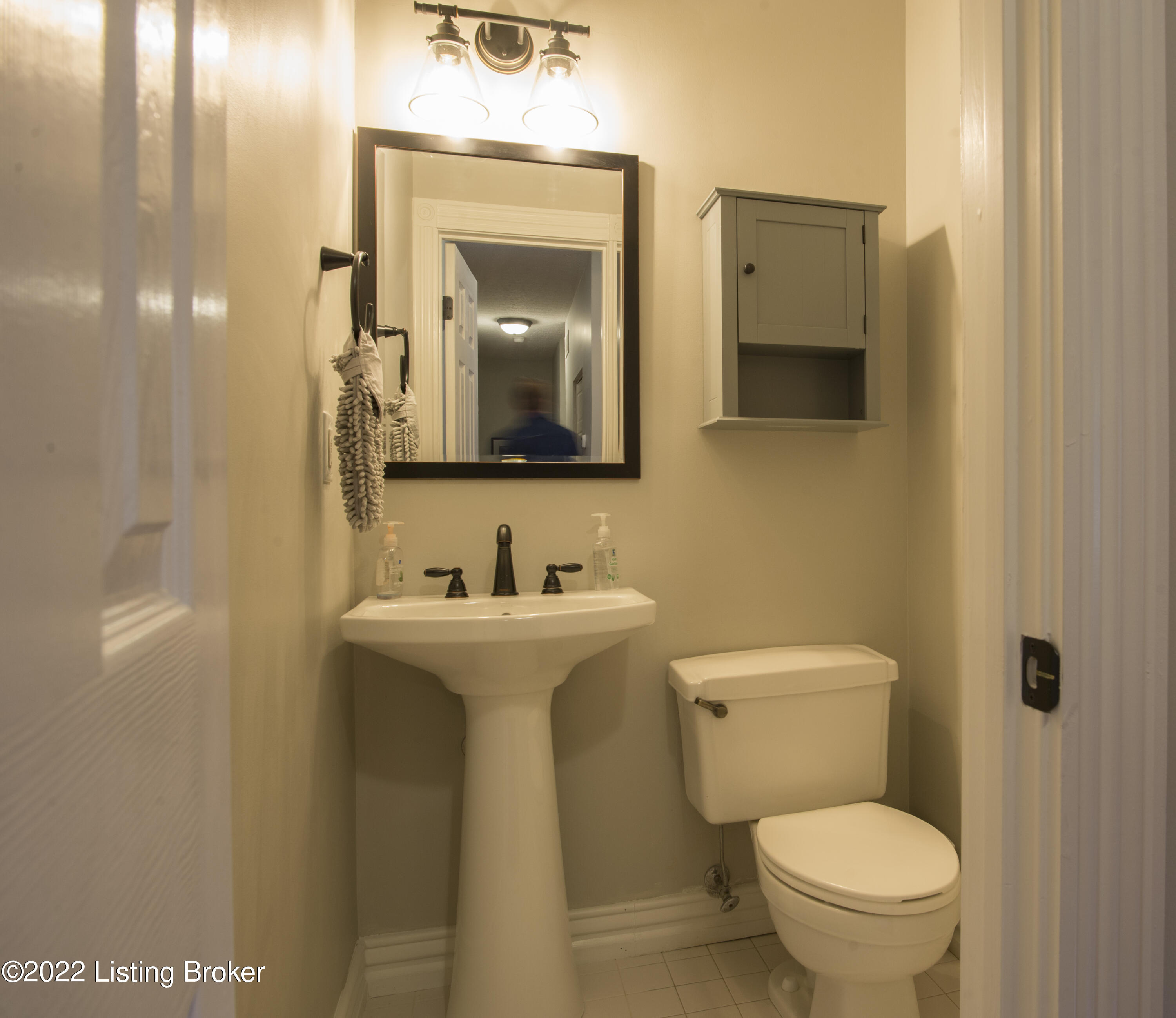 164 Springview Court Mount Washington, KY 40047 - Photo 35 of 67 Half bath off of Foyer