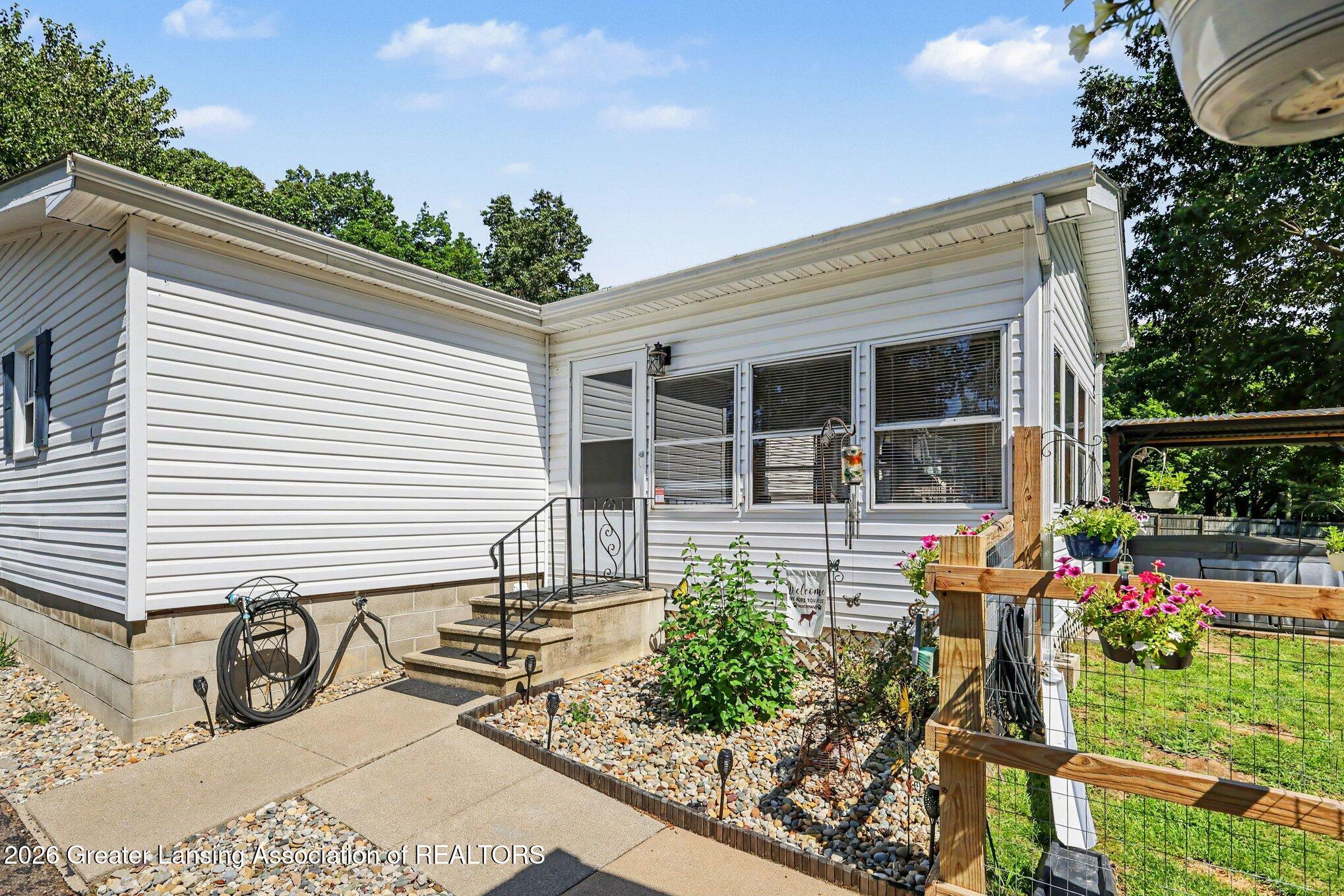 8995 River Park Road Jackson, MI 49201 - Photo 18 of 25 035_file_7980