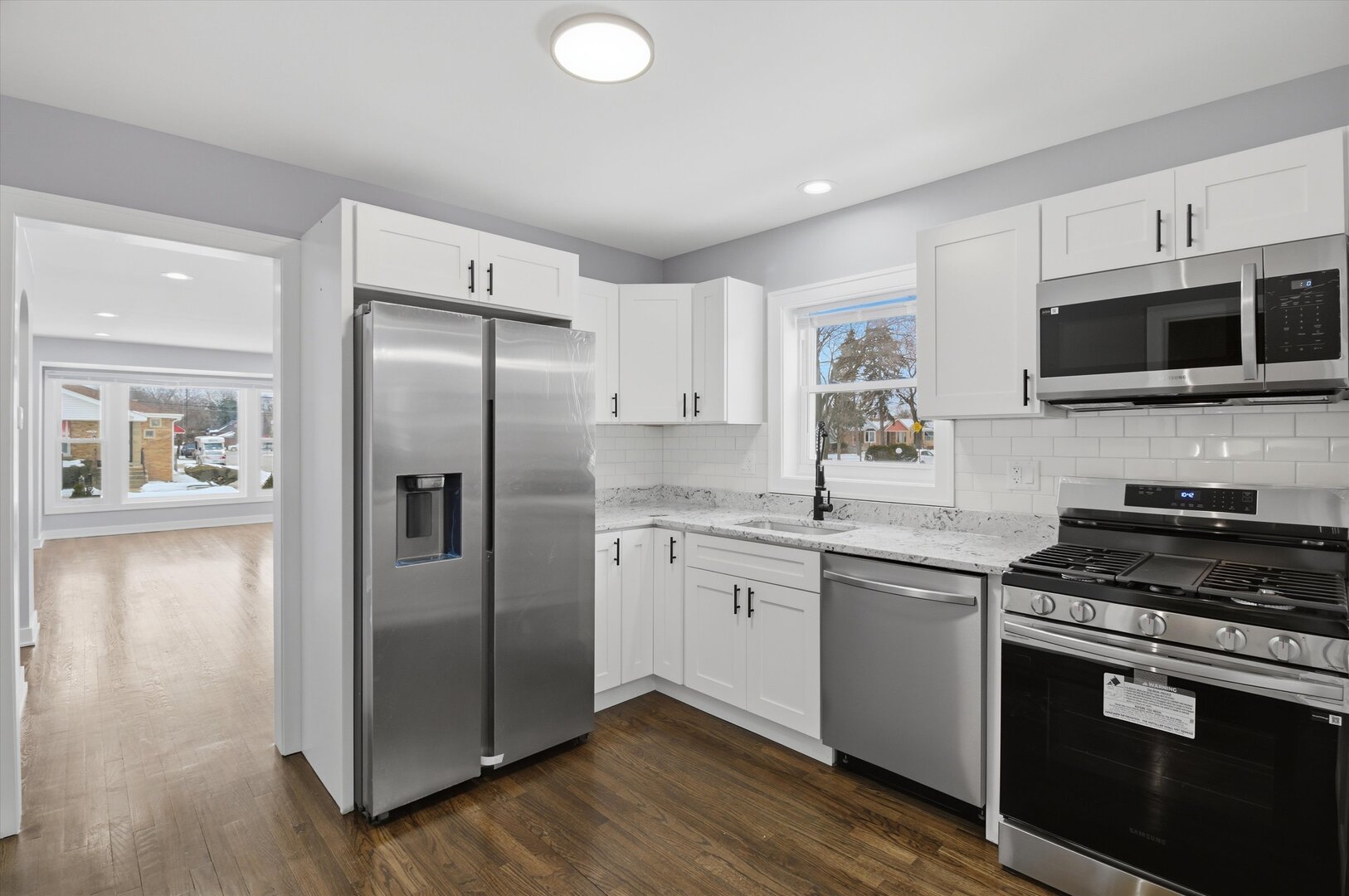 10356 South Green Street Chicago, IL 60643 - Photo 6 of 44