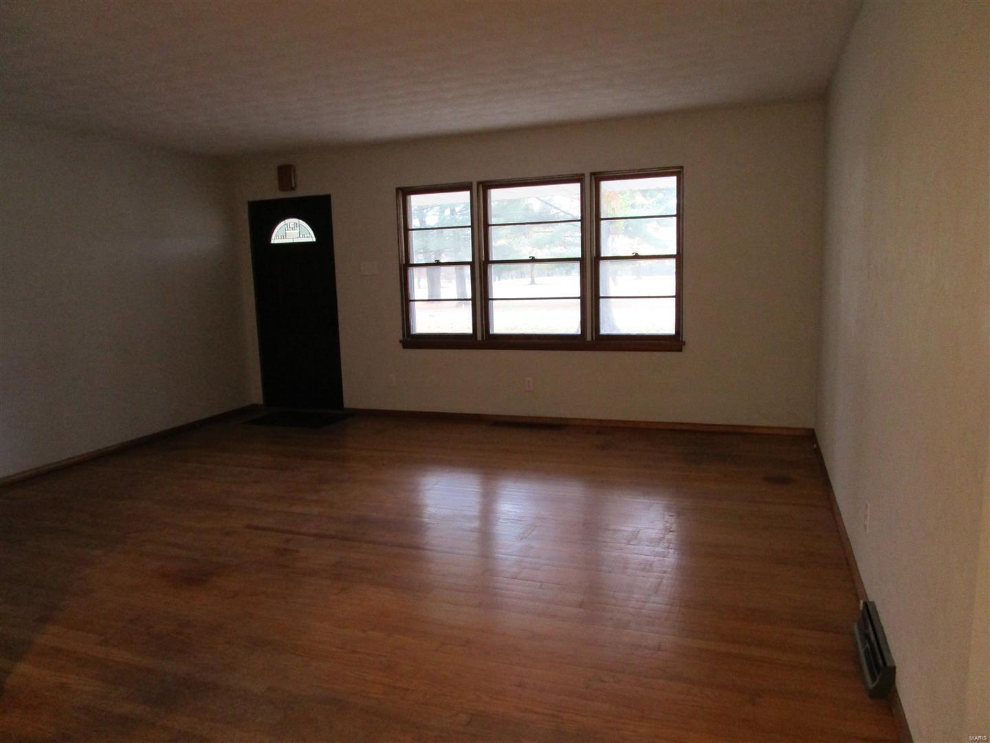 939 Country Club Road Sparta, IL 62286 - Photo 4 of 21