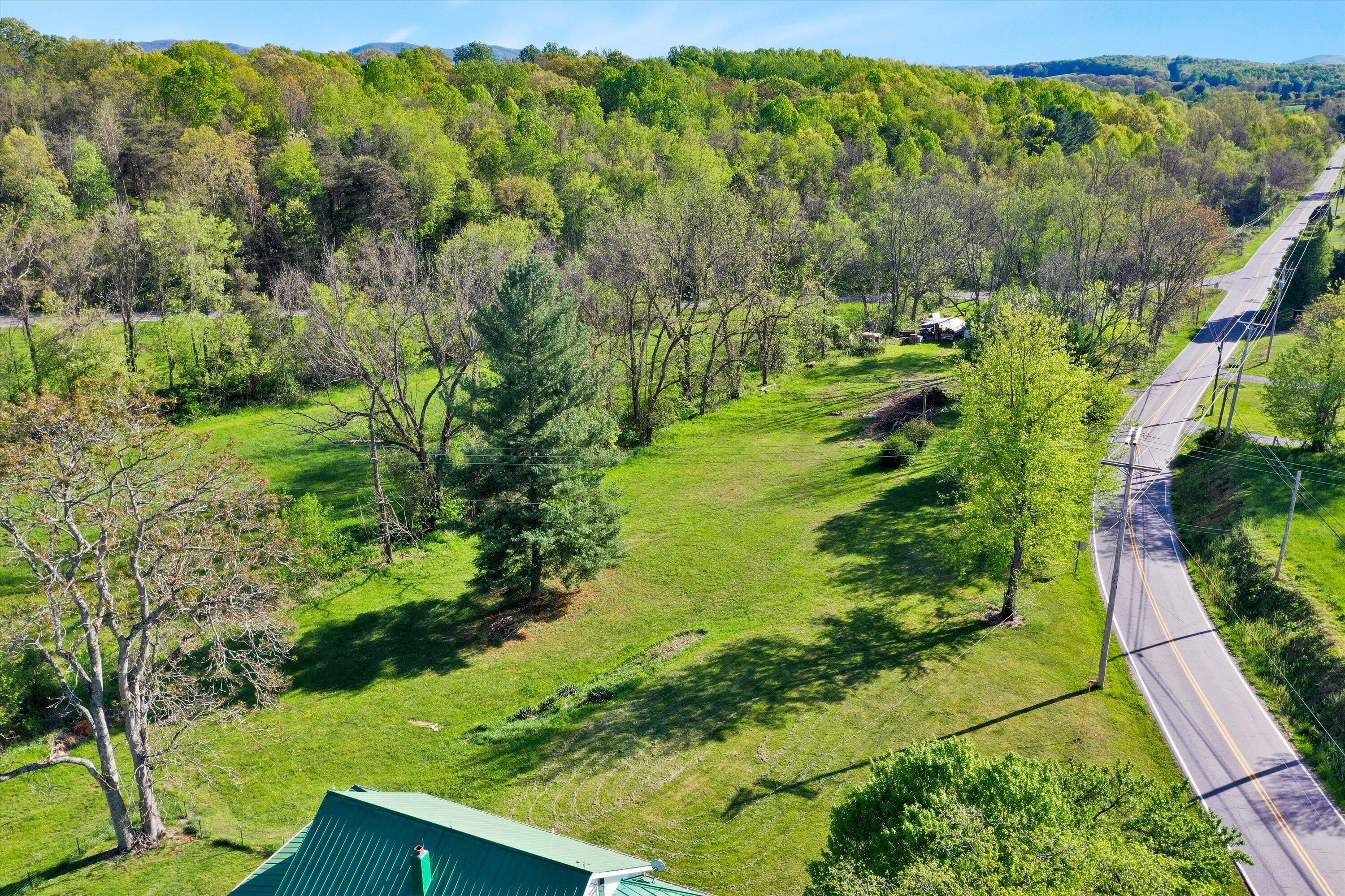 2682 Springwood Road Fincastle, VA 24090 - Photo 31 of 34 31-DJI_0133