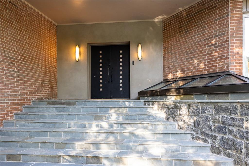 770 Kings Way Northwest Atlanta, GA 30327 - Photo 4 of 49