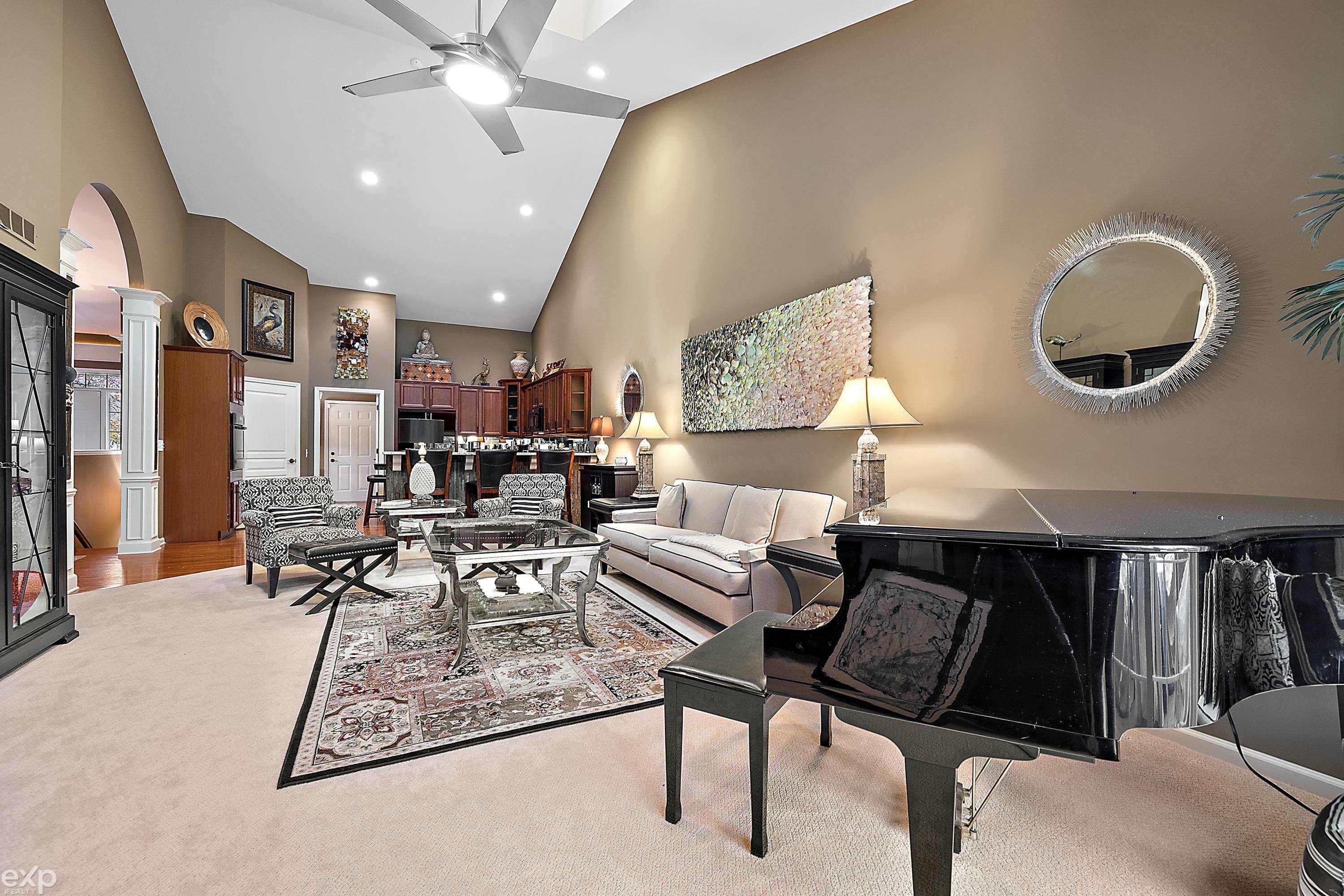 647 Telya Ridge Milford, MI 48381 - Photo 15 of 56 50126626-14.JPG