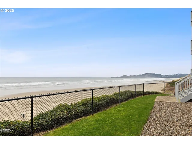 $525,000 | 507 Northwest Alpine Street, Unit 204, Newport, OR 97365