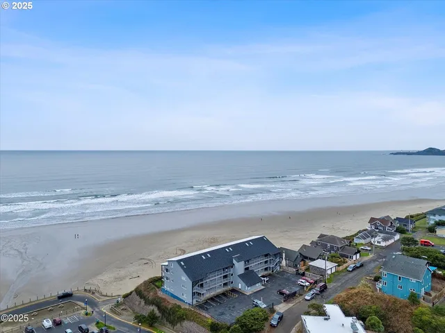 $525,000 | 507 Northwest Alpine Street, Unit 204, Newport, OR 97365