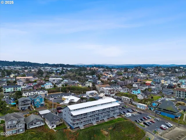 $525,000 | 507 Northwest Alpine Street, Unit 204, Newport, OR 97365