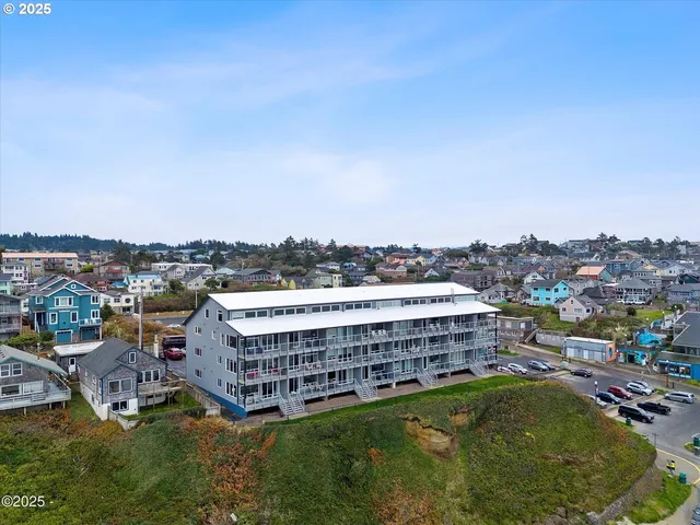 $525,000 | 507 Northwest Alpine Street, Unit 204, Newport, OR 97365