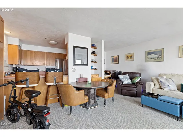 $525,000 | 507 Northwest Alpine Street, Unit 204, Newport, OR 97365