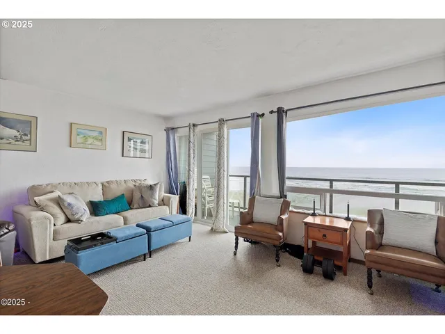 $525,000 | 507 Northwest Alpine Street, Unit 204, Newport, OR 97365