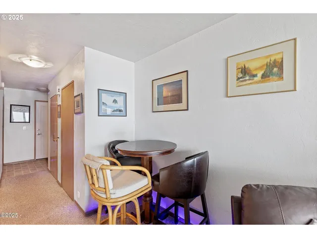 $525,000 | 507 Northwest Alpine Street, Unit 204, Newport, OR 97365