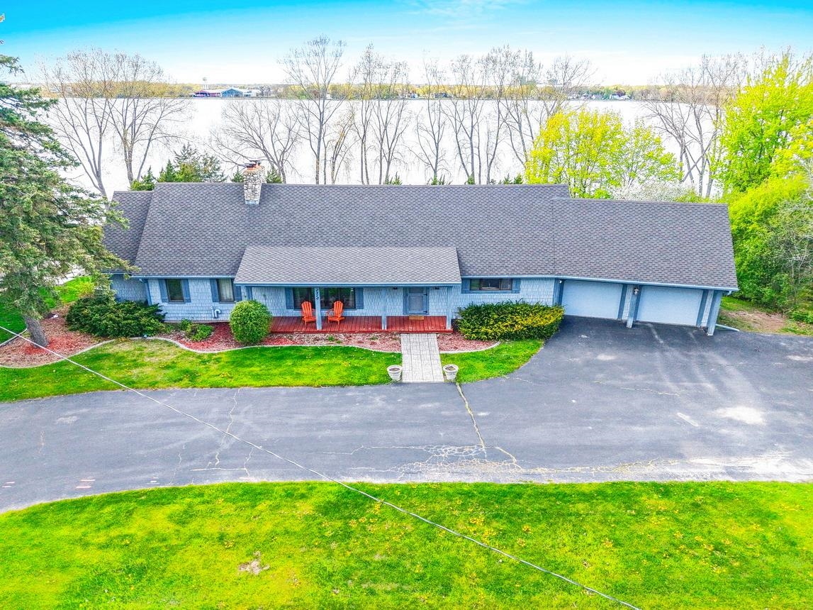 2512 Riverside Drive Green Bay, WI 54301 - Photo 2 of 79