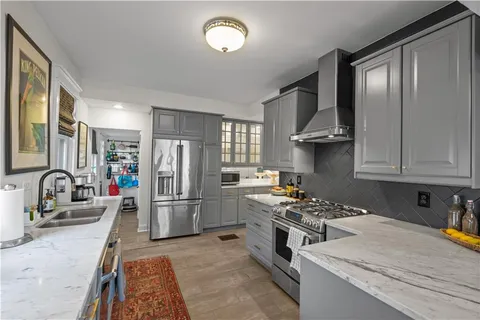 $650,000 | 3520 Locust Street, Kansas City, MO 64109