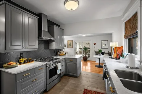 $650,000 | 3520 Locust Street, Kansas City, MO 64109