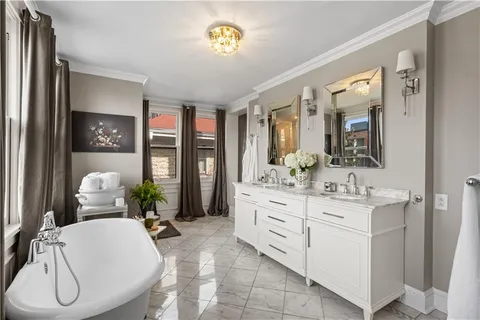 $650,000 | 3520 Locust Street, Kansas City, MO 64109