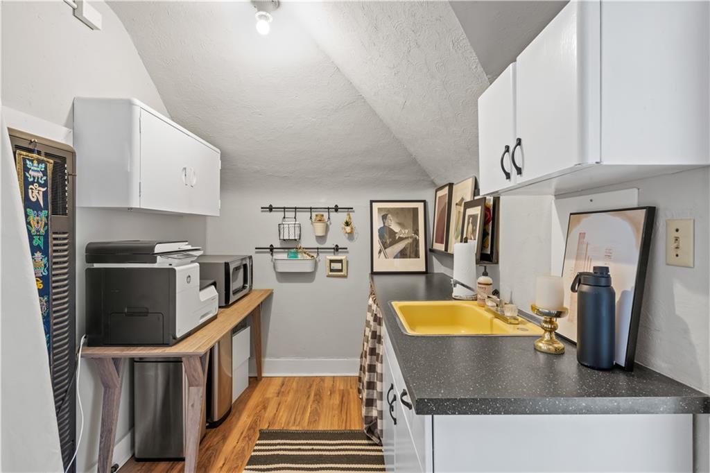 3520 Locust Street Kansas City, MO 64109 - Photo 28 of 43