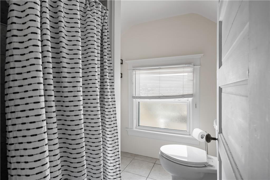 3520 Locust Street Kansas City, MO 64109 - Photo 30 of 43