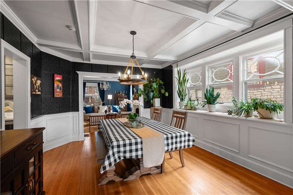 3520 Locust Street Kansas City, MO 64109 - Photo 7 of 43