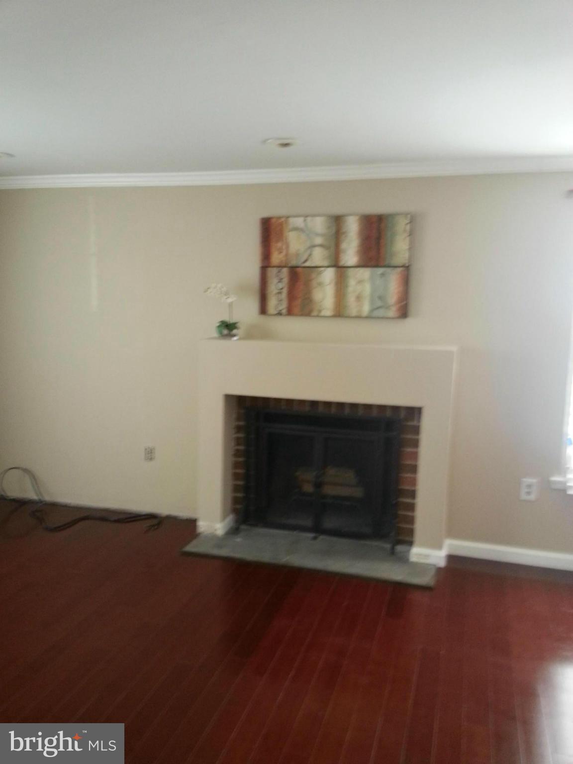 9116 Ridge Drive Fort Washington, MD 20744 - Photo 4 of 15 Living Room