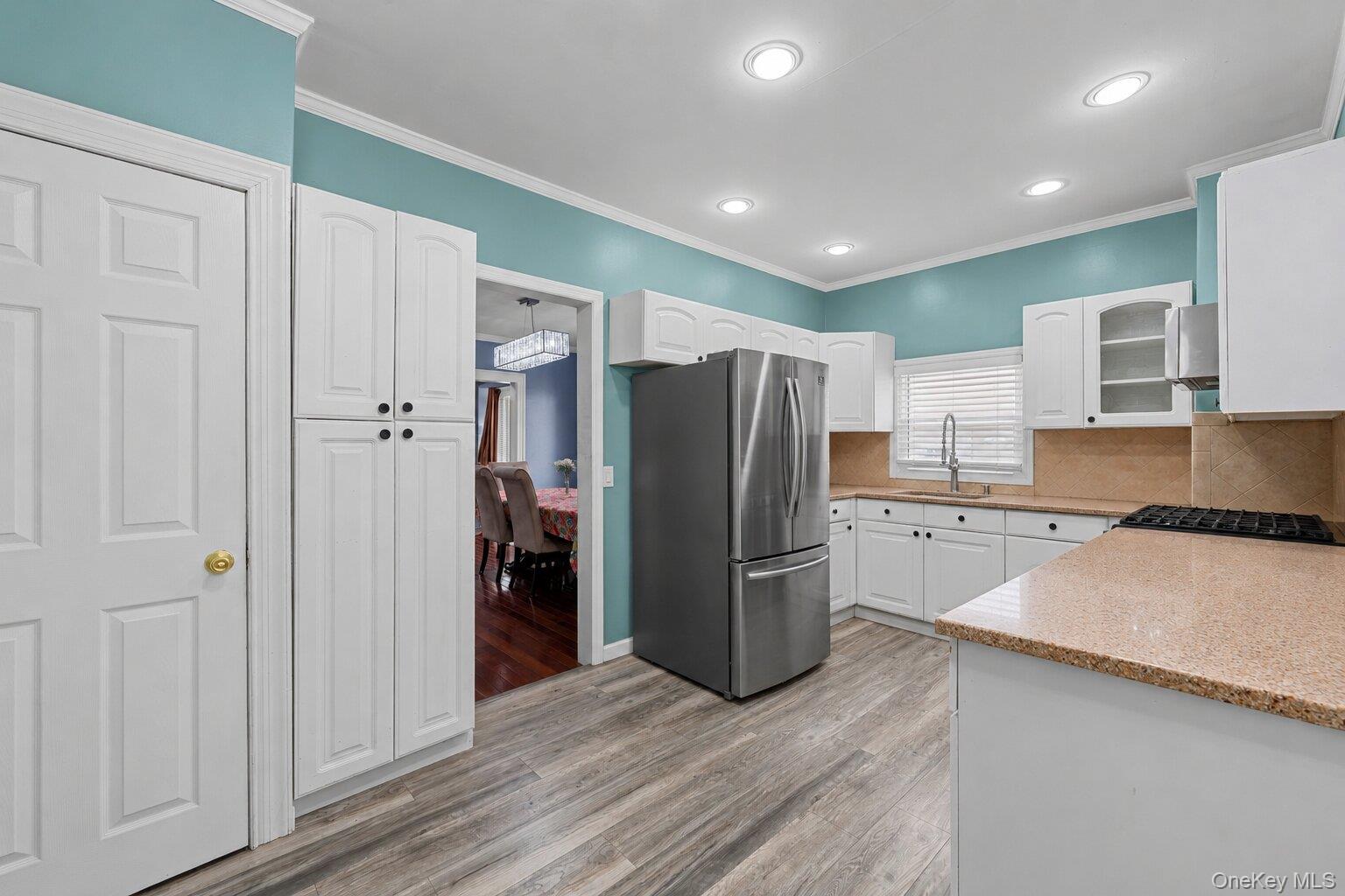 43 Dewitt Street Valley Stream, NY 11580 - Photo 13 of 39