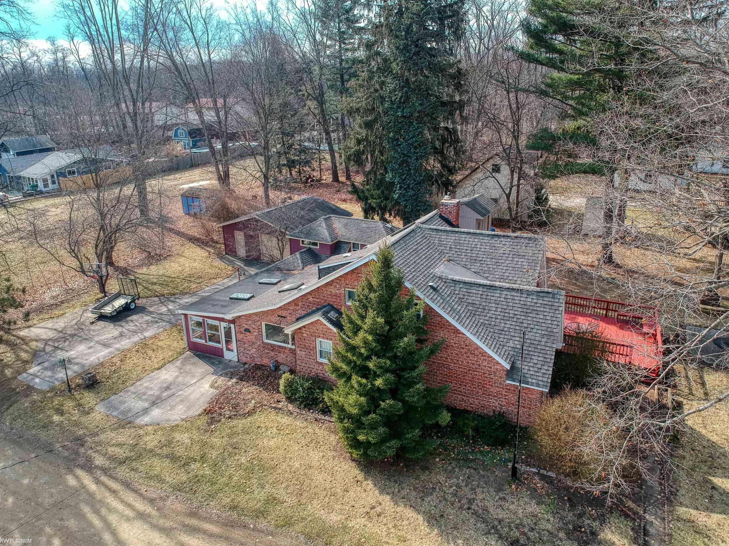 8564 Lakeview Avenue Lexington, MI 48450 - Photo 2 of 38 50134141-d9097ad6-66e0-43b2-86c0-e230df94c1ce.JPG