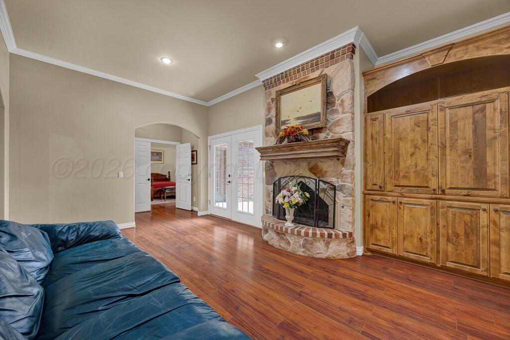 4805 Wesley Road Amarillo, TX 79119 - Photo 7 of 37 living room 5