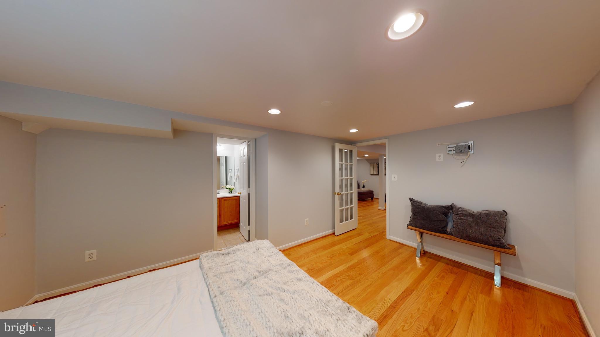 11609 Springhouse Place Reston, VA 20194 - Photo 26 of 41 Lower Level Ensuite Bonus Room.