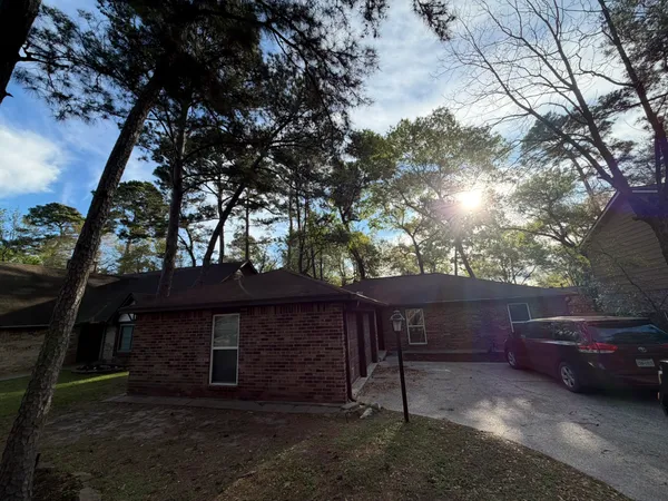 $2,350 | 70 Brookflower Road, Spring, TX 77380