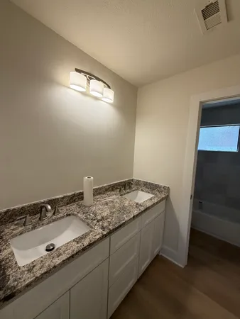 $2,350 | 70 Brookflower Road, Spring, TX 77380