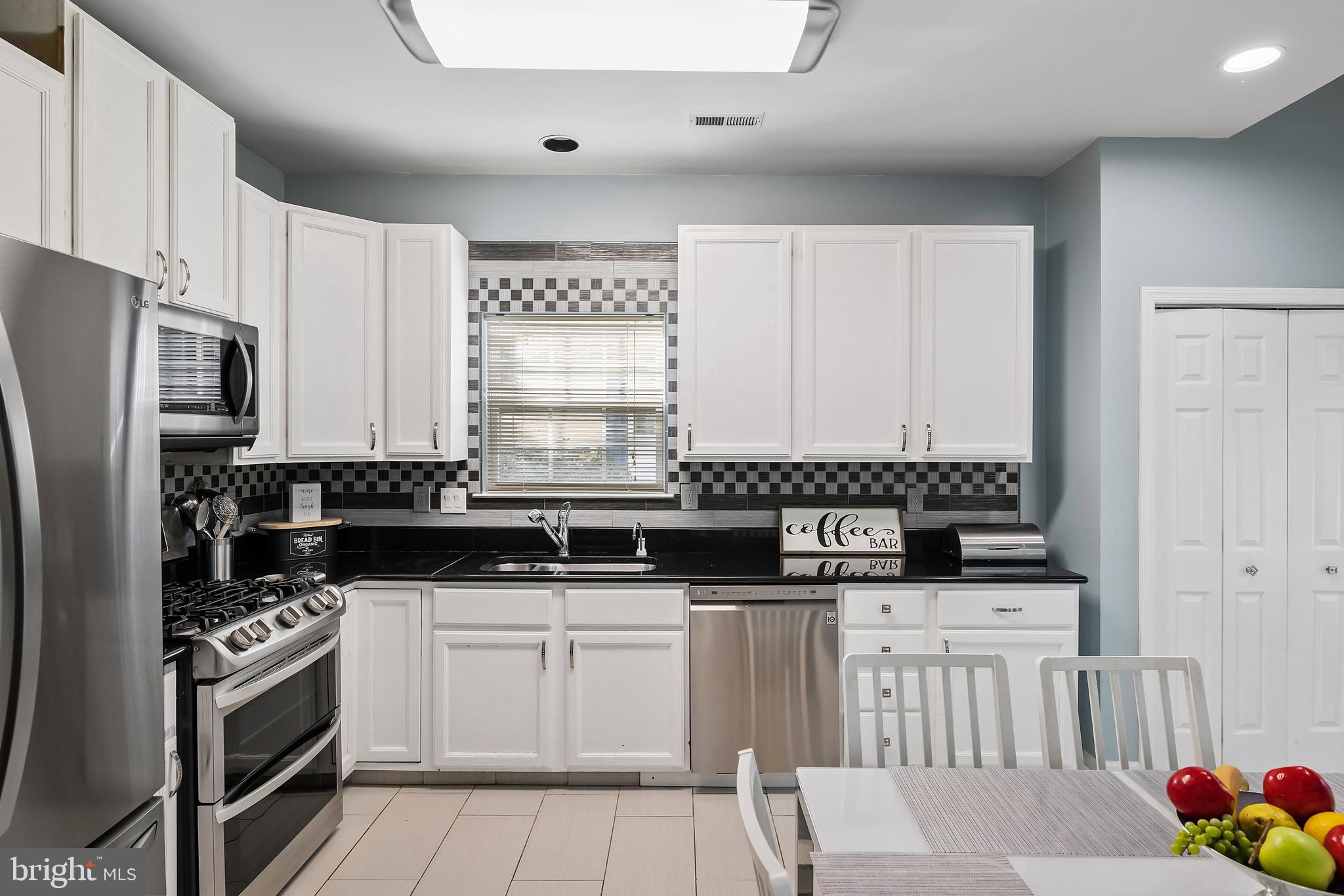 43 Versailles Boulevard Cherry Hill, NJ 08003 - Photo 15 of 32