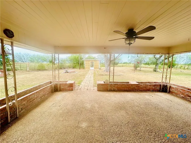 $2,000 | 1040 South S Highway, Nixon, TX 78140