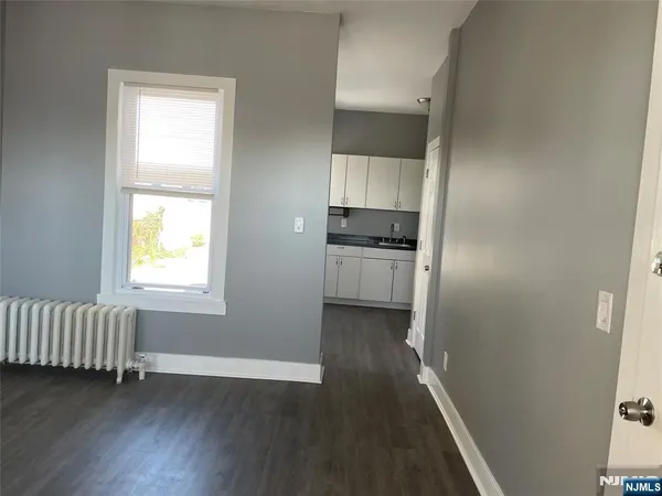 $1,800 | 521 Kearny Avenue, Unit 1L, Kearny, NJ 07032