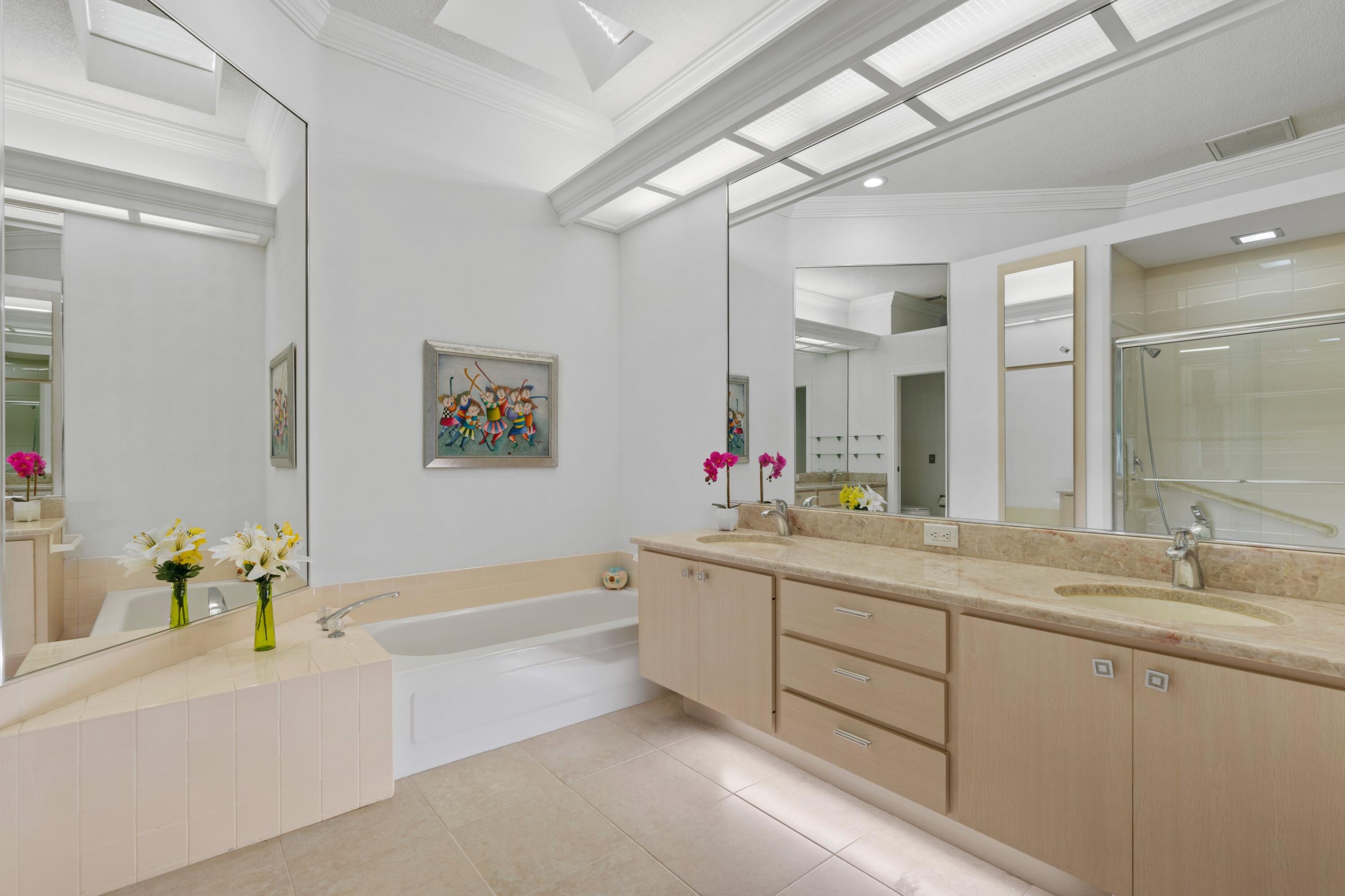 154 East Hampton Way Jupiter, FL 33458 - Photo 19 of 40 PRIMARY BATHROOM