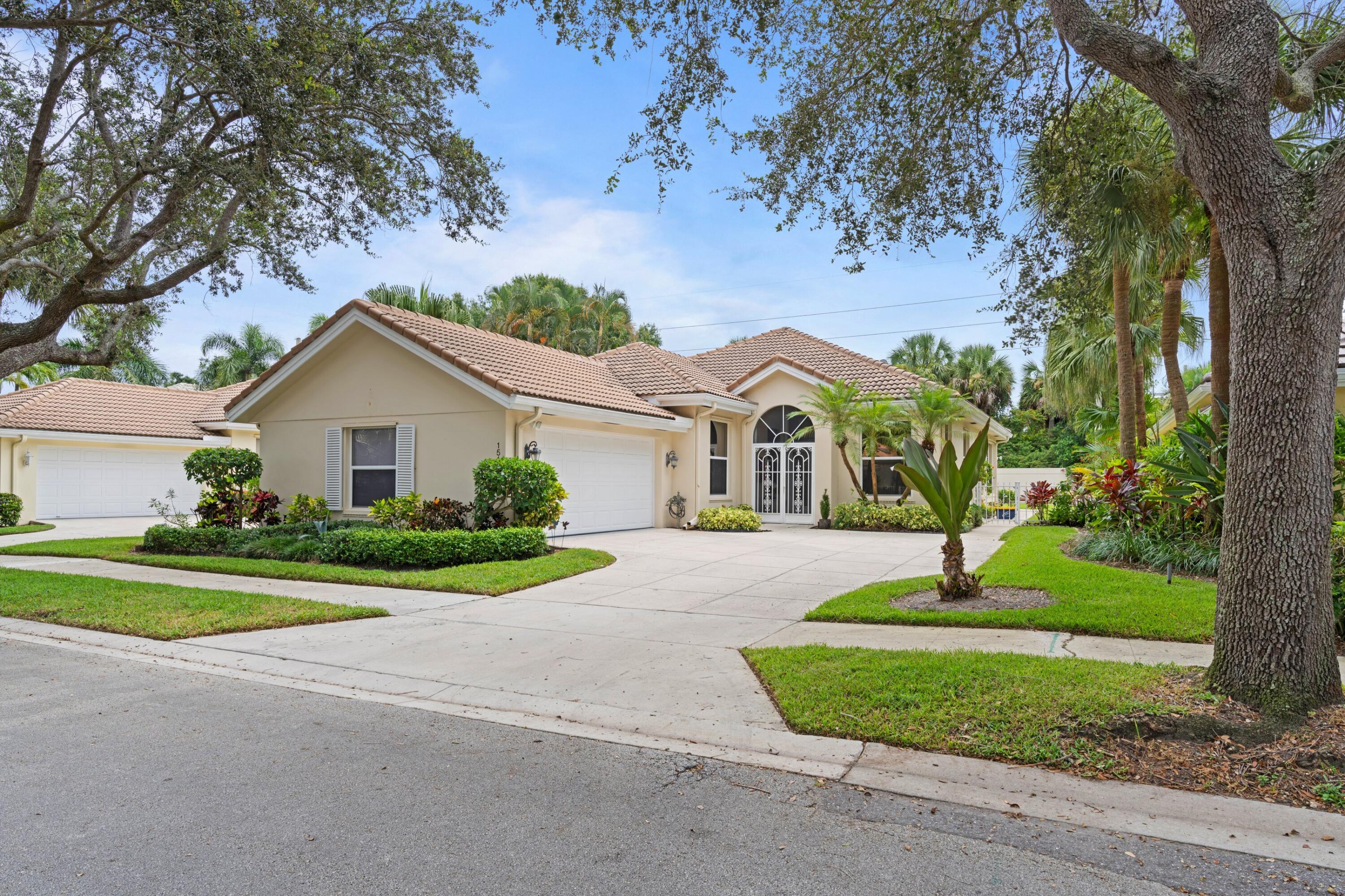 154 East Hampton Way Jupiter, FL 33458 - Photo 2 of 40 WELCOME HOME