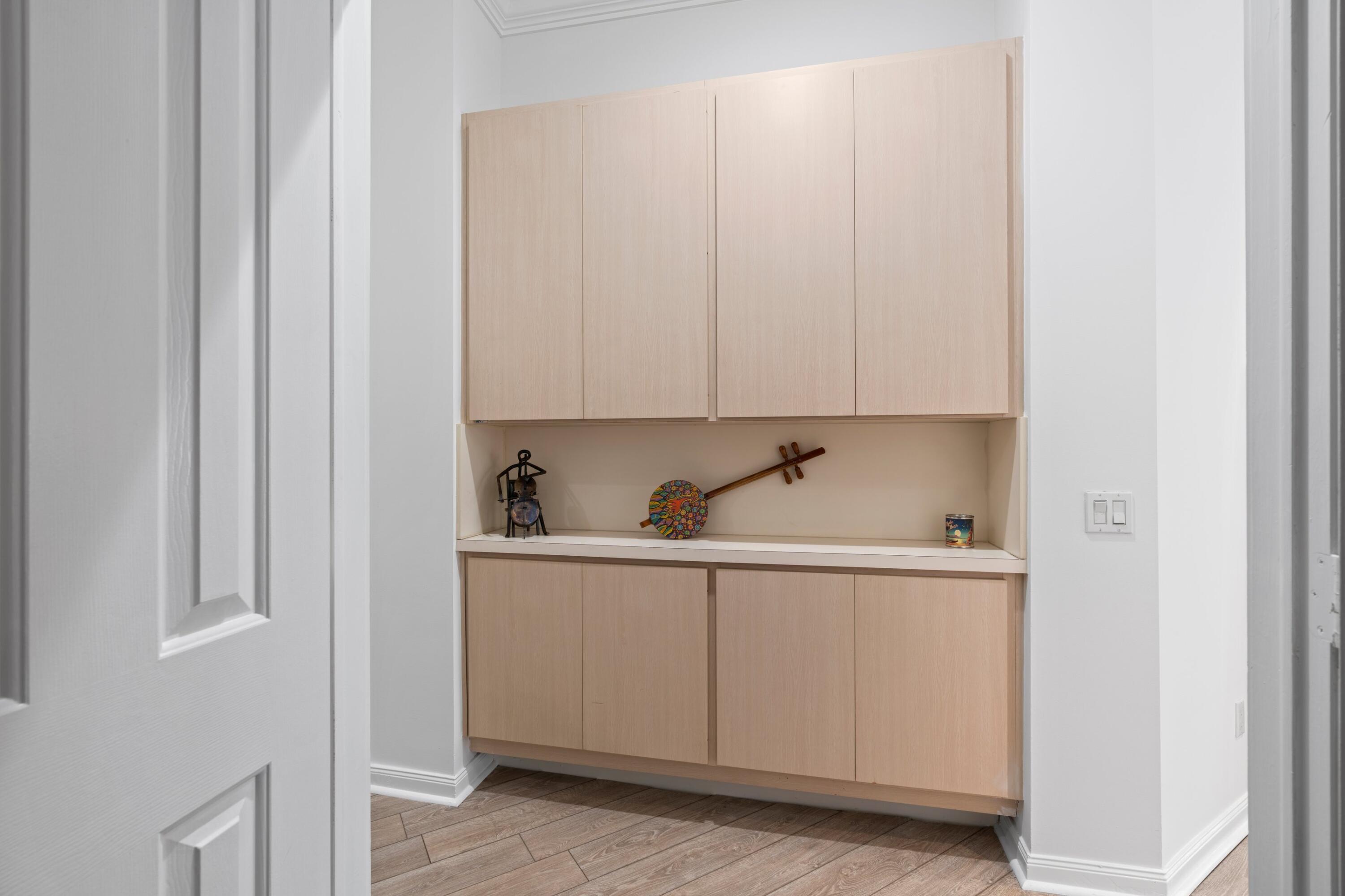 154 East Hampton Way Jupiter, FL 33458 - Photo 25 of 40 WALL CABINETS