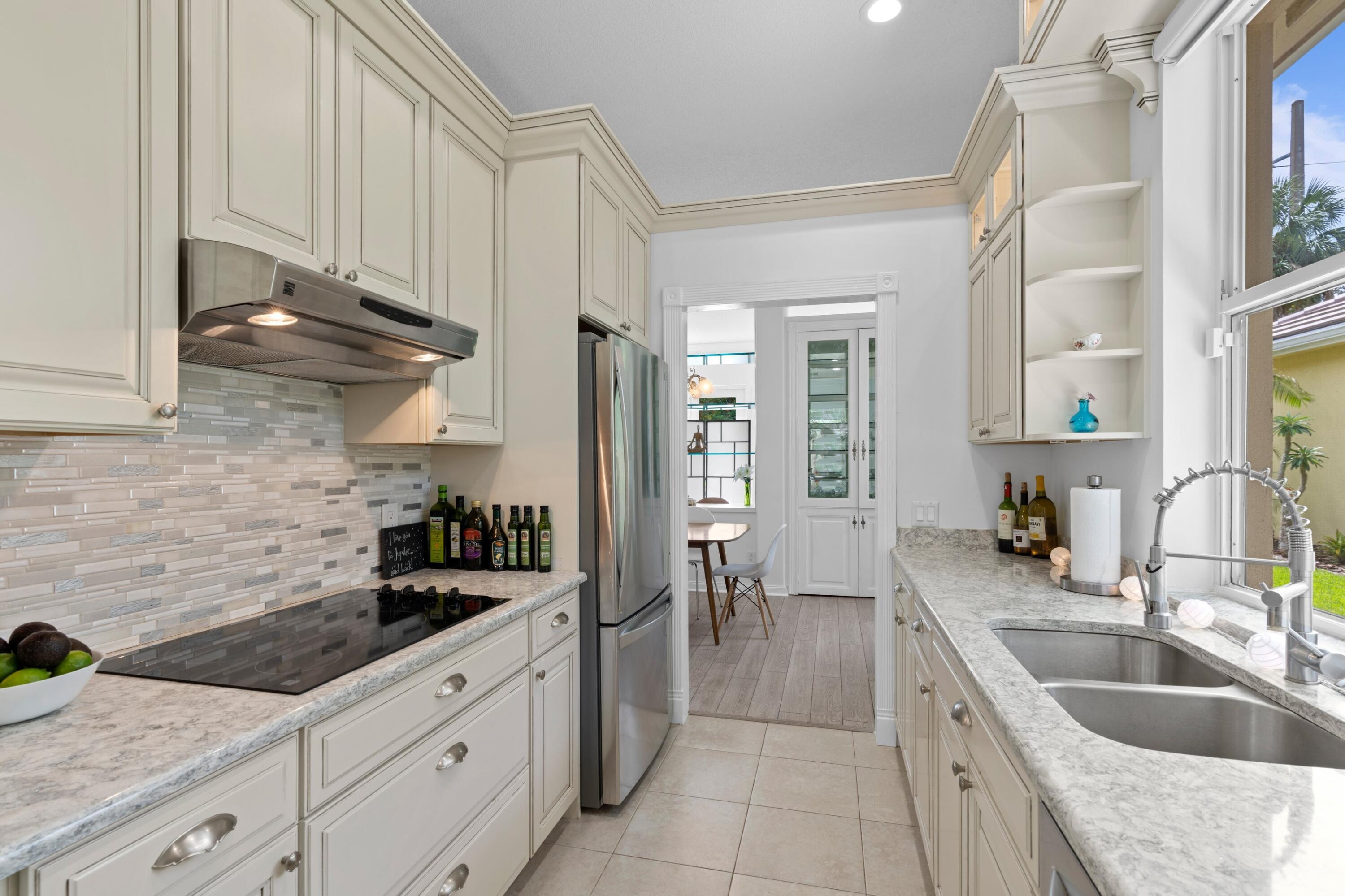 154 East Hampton Way Jupiter, FL 33458 - Photo 30 of 40 KITCHEN