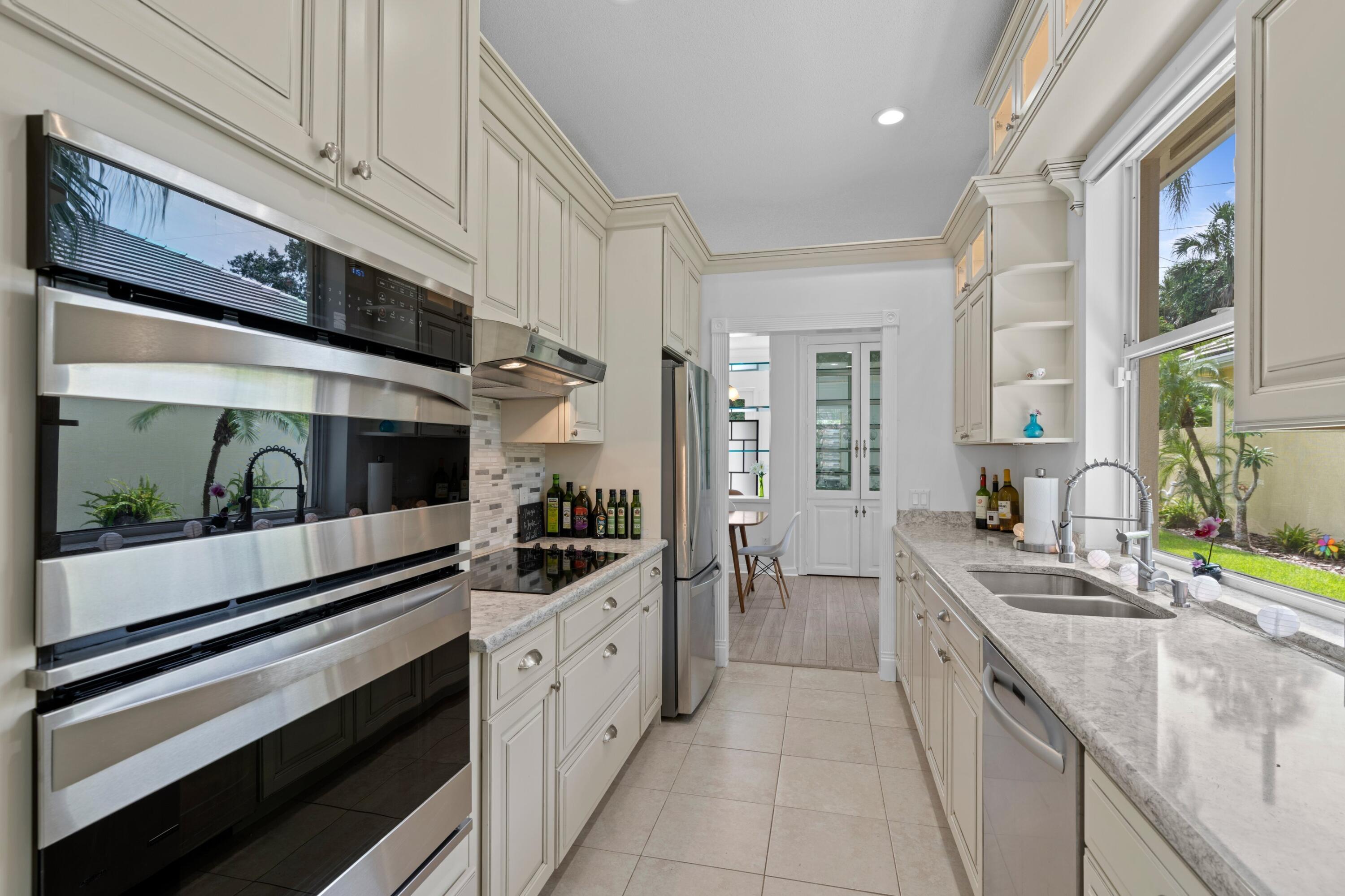 154 East Hampton Way Jupiter, FL 33458 - Photo 31 of 40 KITCHEN