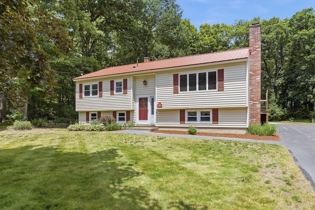 335 Pelham Road Dracut, MA 01826 - Photo 4 of 30