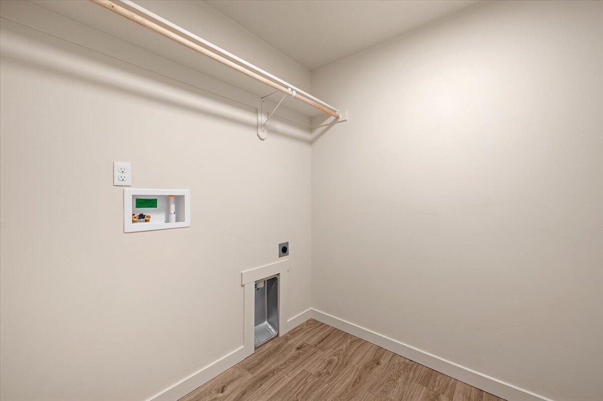 1139 Rutherford Drive, Unit 23 Medford, OR 97504 - Photo 14 of 17 Middleton - Laundry