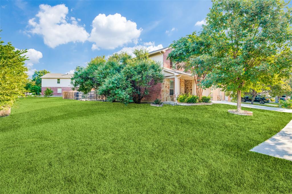5112 Rustic Ridge Drive McKinney, TX 75071 - Photo 2 of 12