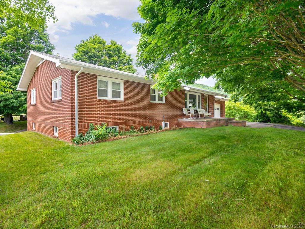 255 Palmer Road Waynesville, NC 28786 - Photo 2 of 13 Gallery Image 2