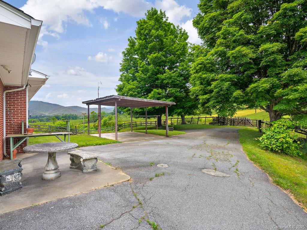 255 Palmer Road Waynesville, NC 28786 - Photo 12 of 13 Gallery Image 12