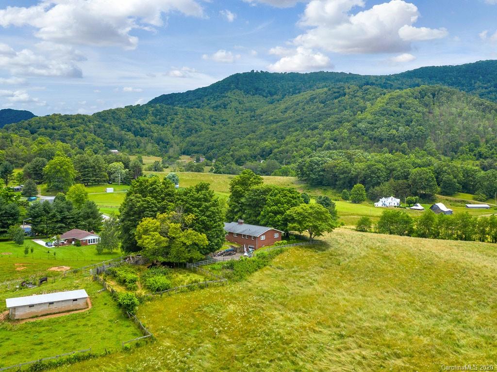 255 Palmer Road Waynesville, NC 28786 - Photo 6 of 13 Gallery Image 6