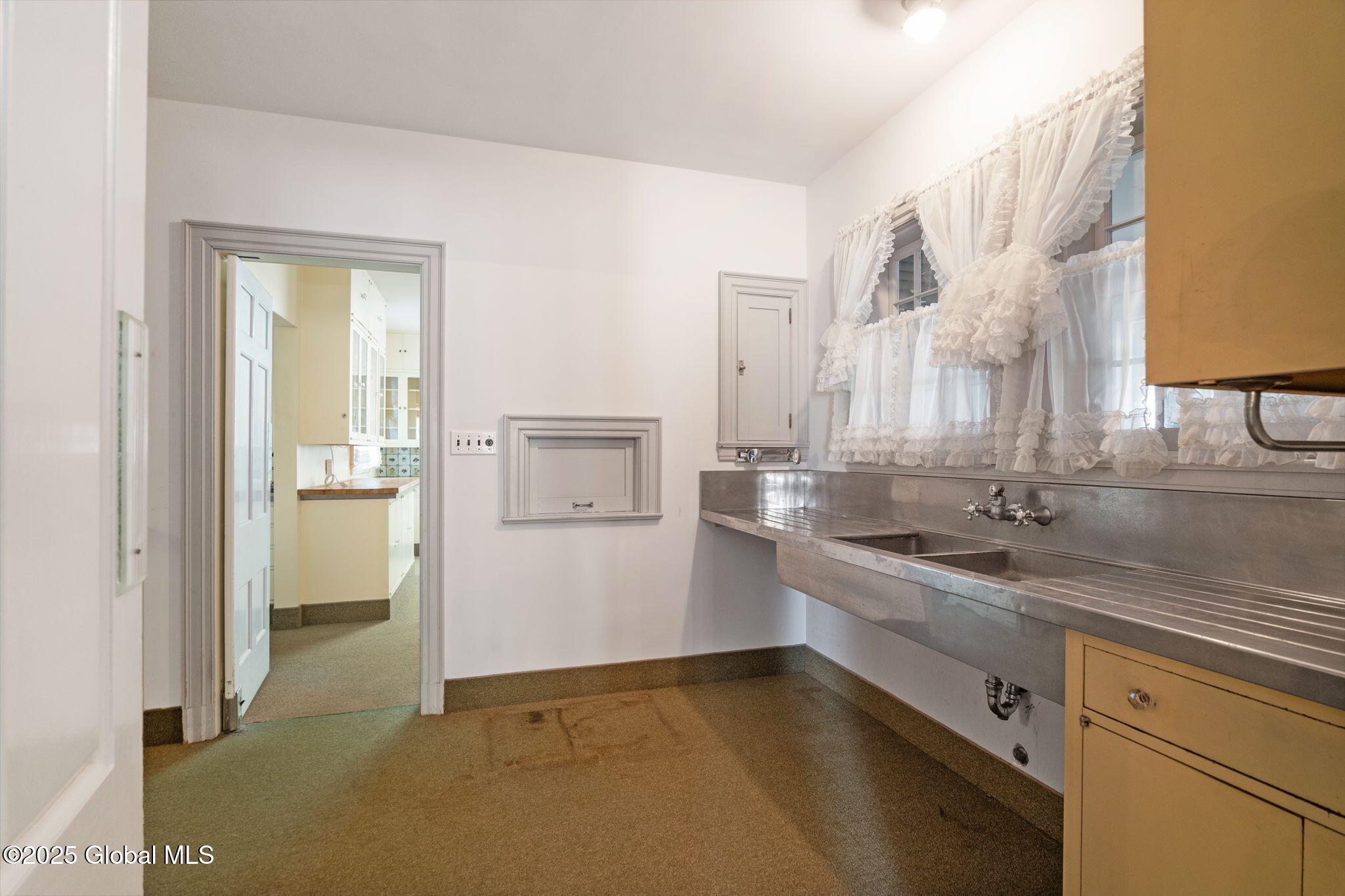 2125 Rosendale Road Niskayuna, NY 12309 - Photo 27 of 97 24-2125RosendaleRd_24
