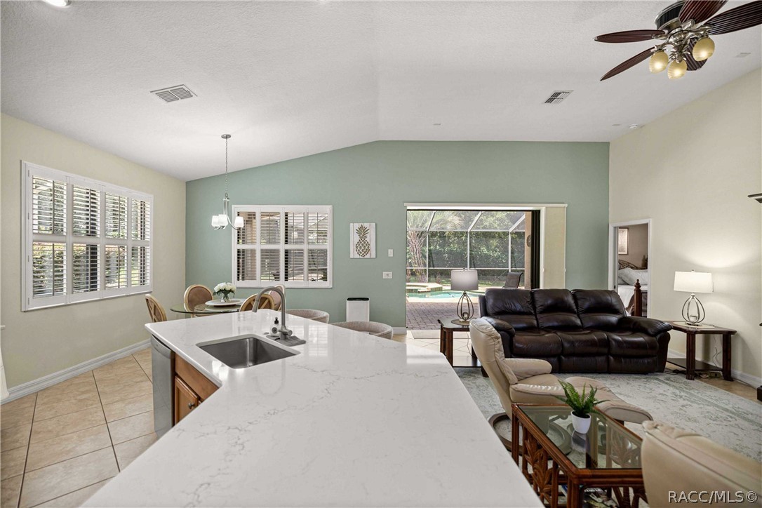 155 West Doerr Path Hernando, FL 34442 - Photo 15 of 76