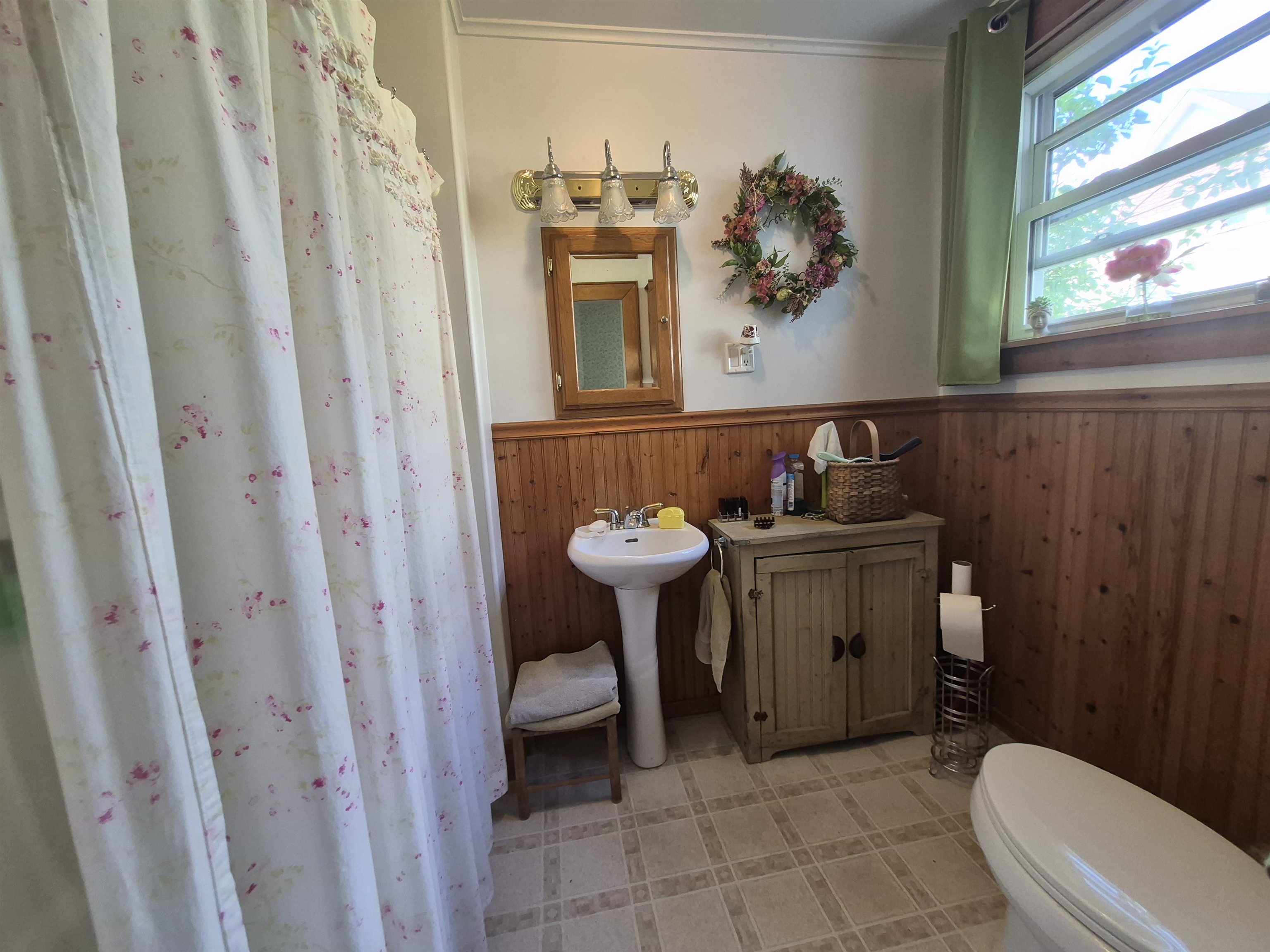 48 Middle Street Lancaster, NH 03584 - Photo 21 of 44