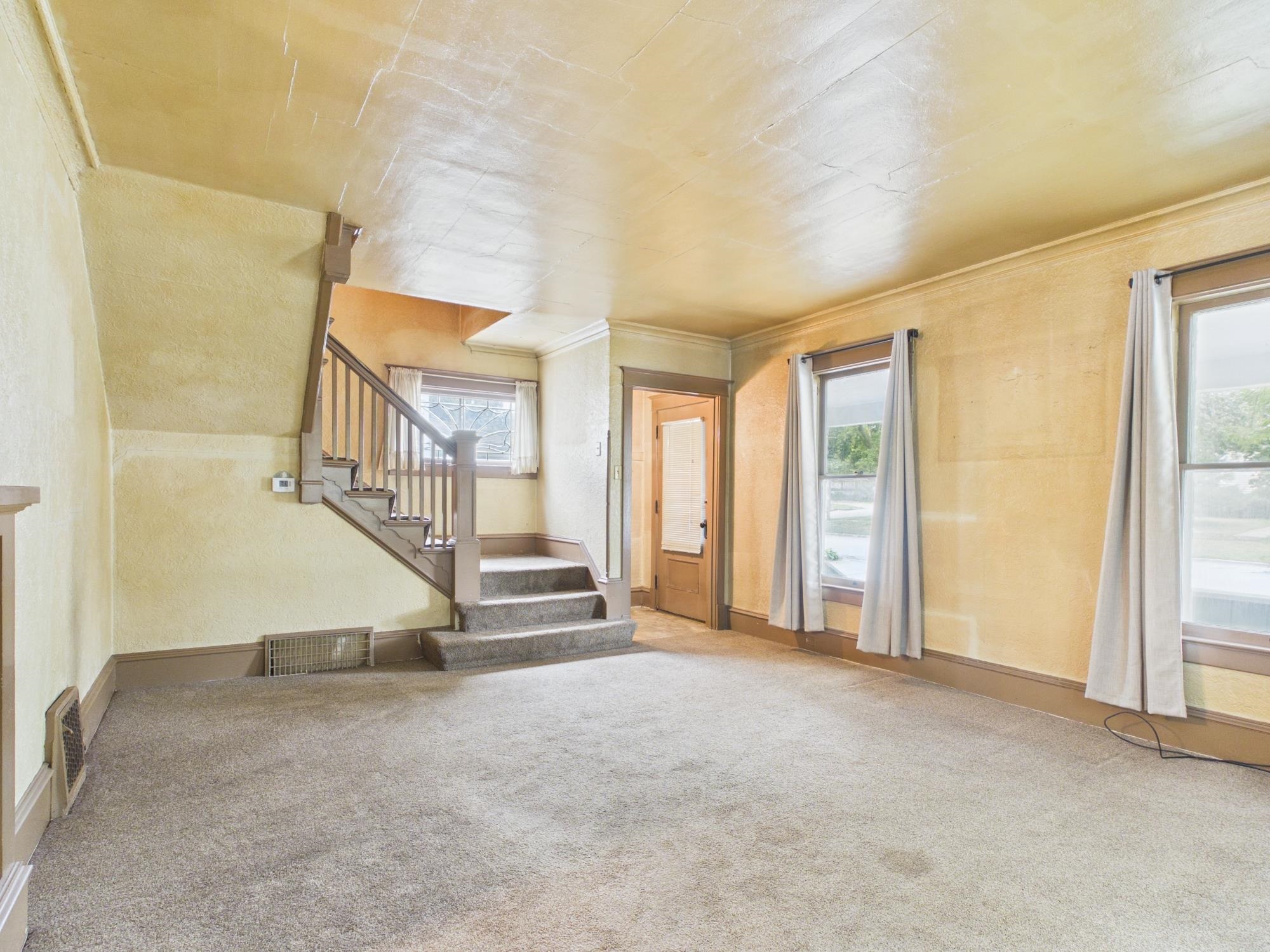 722 South State Street Appleton, WI 54911 - Photo 5 of 26 Gallery Image 5
