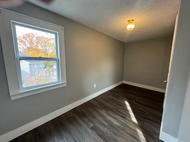 $279,000 | 33 Oak Street, Derby, CT 06418